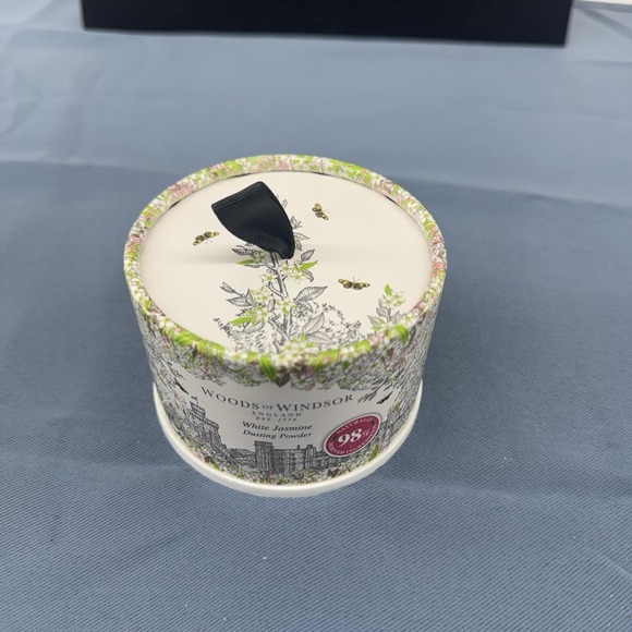 Woods of Windsor Other - Woods Of Windsor White Jasmine Dusting Powder 3.5 Ounce